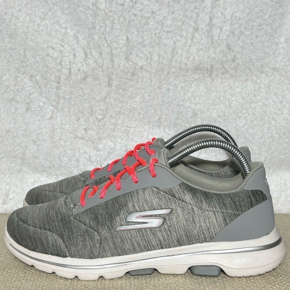 Skechers Womens Grey GOwalk 5 Lace Up Casual Sneaker Shoes SZ 9.5 WIDE - Picture 2 of 11